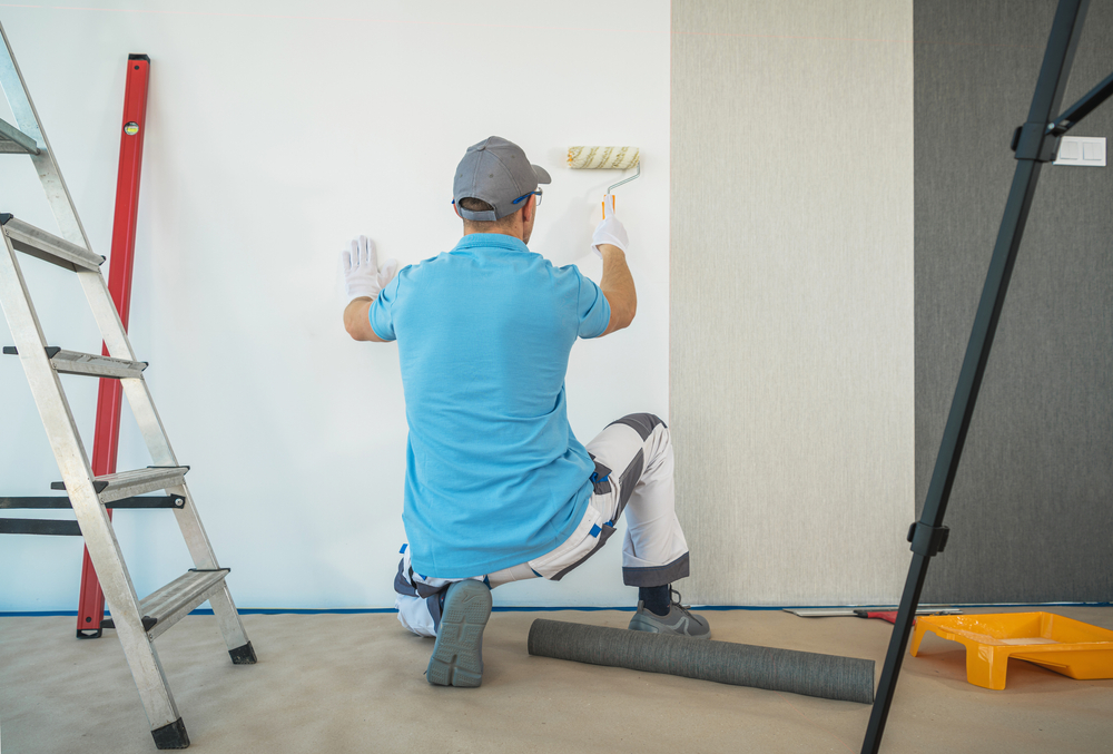 Huur een professionele renovlies behanger uit Nieuwegein en krijg 10% korting op het behangen en sauzen van je nieuwbouwwoning.